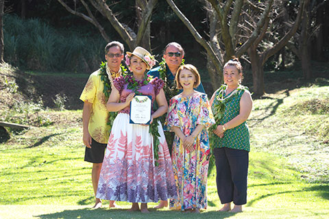 Makuahine Solo Auana 1位